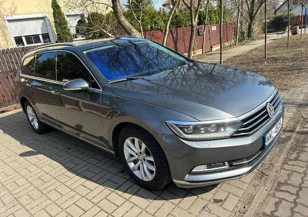 Volkswagen Passat cena 68500 przebieg: 54000, rok produkcji 2017 z Warszawa małe 742